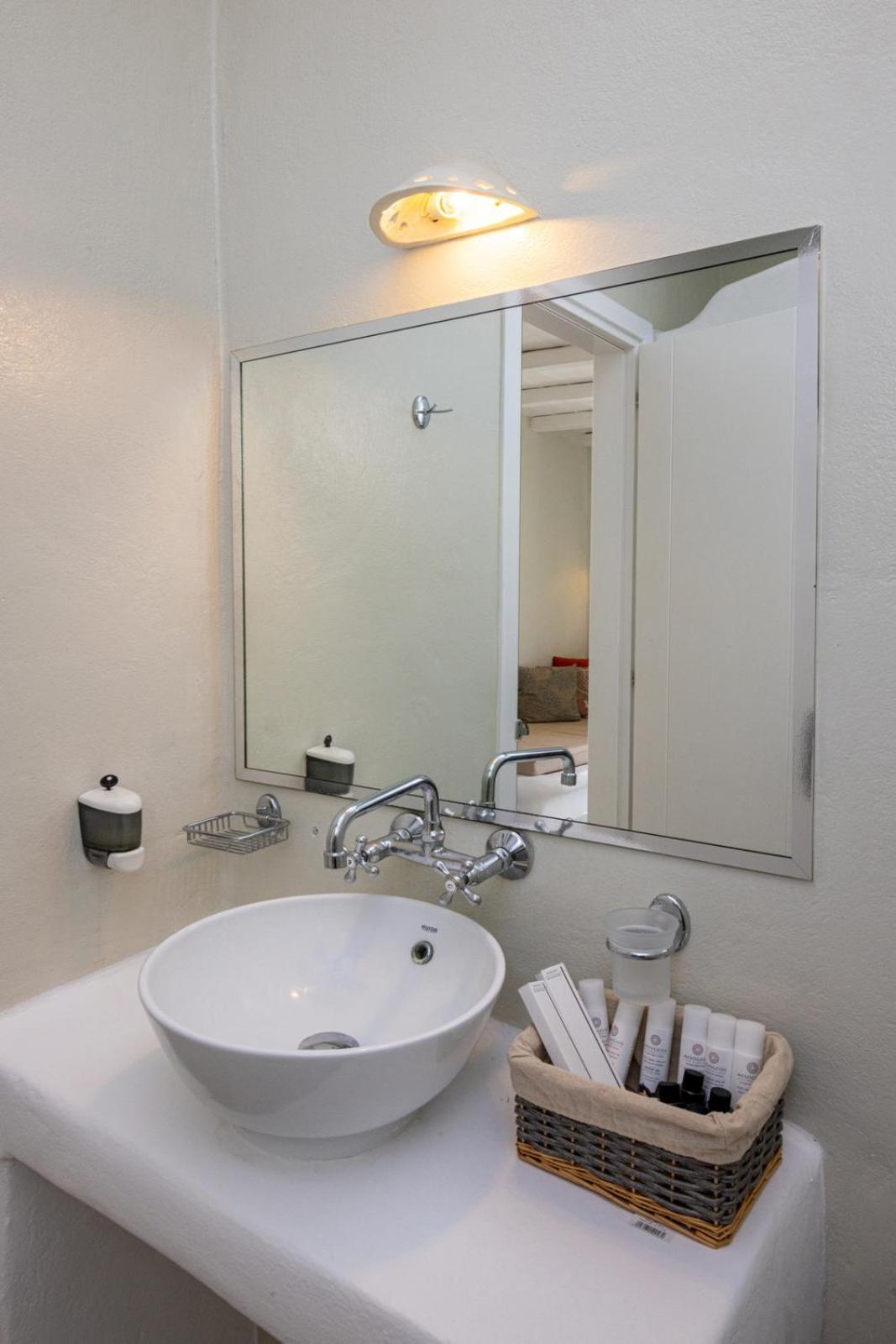 Soulmate'S Suites Tinos Kionia Extérieur photo